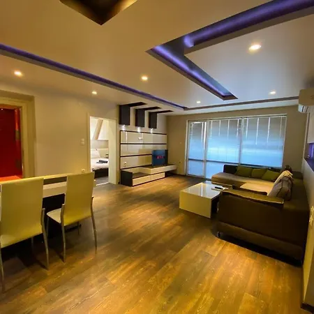 Modern 1br Apart W/ Garden View & Free Str Parking Apartment
